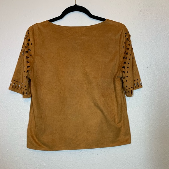 💗3 for $15 A’Gaci suede cut out top - Picture 8 of 8